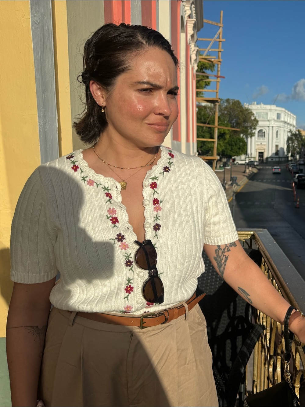 Sezane Gilet Ilena White Ribbed Short-Sleeve Cardigan with Floral Embroidery - Picture 8 of 8